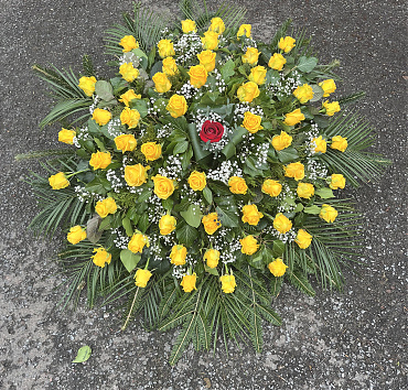 K 5 - Hagyományos Koszorú49 szál sárga rózsa+1 bordópálma rezgővel80.800-
